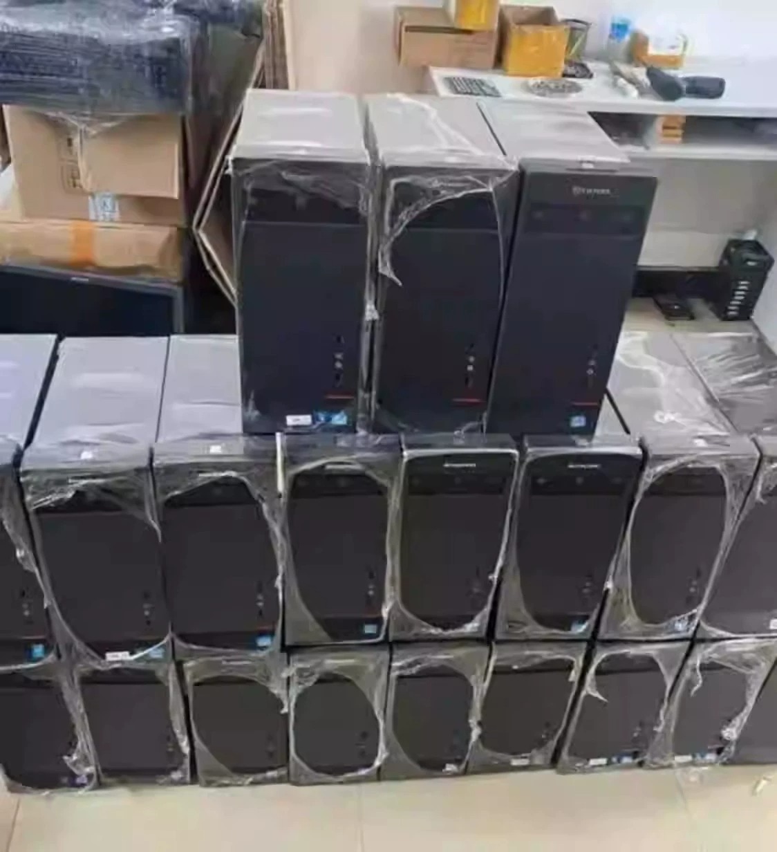 四核、i5二手办公电脑转让.联想台式电脑全套 有很多办公台式电脑要处理都是自用的好电脑。原装9成新35台，着急便宜处理了，全套转650/台，要全套送键盘鼠标。